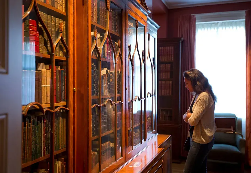 woman at rosenbach museum philadelphia